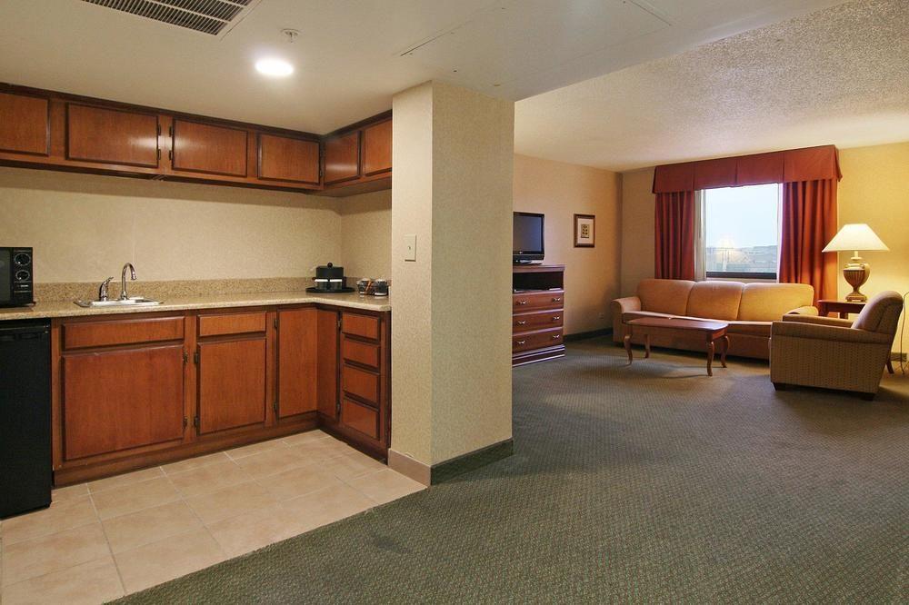 Holiday Inn Express Dallas Market Center By Ihg Eksteriør bilde