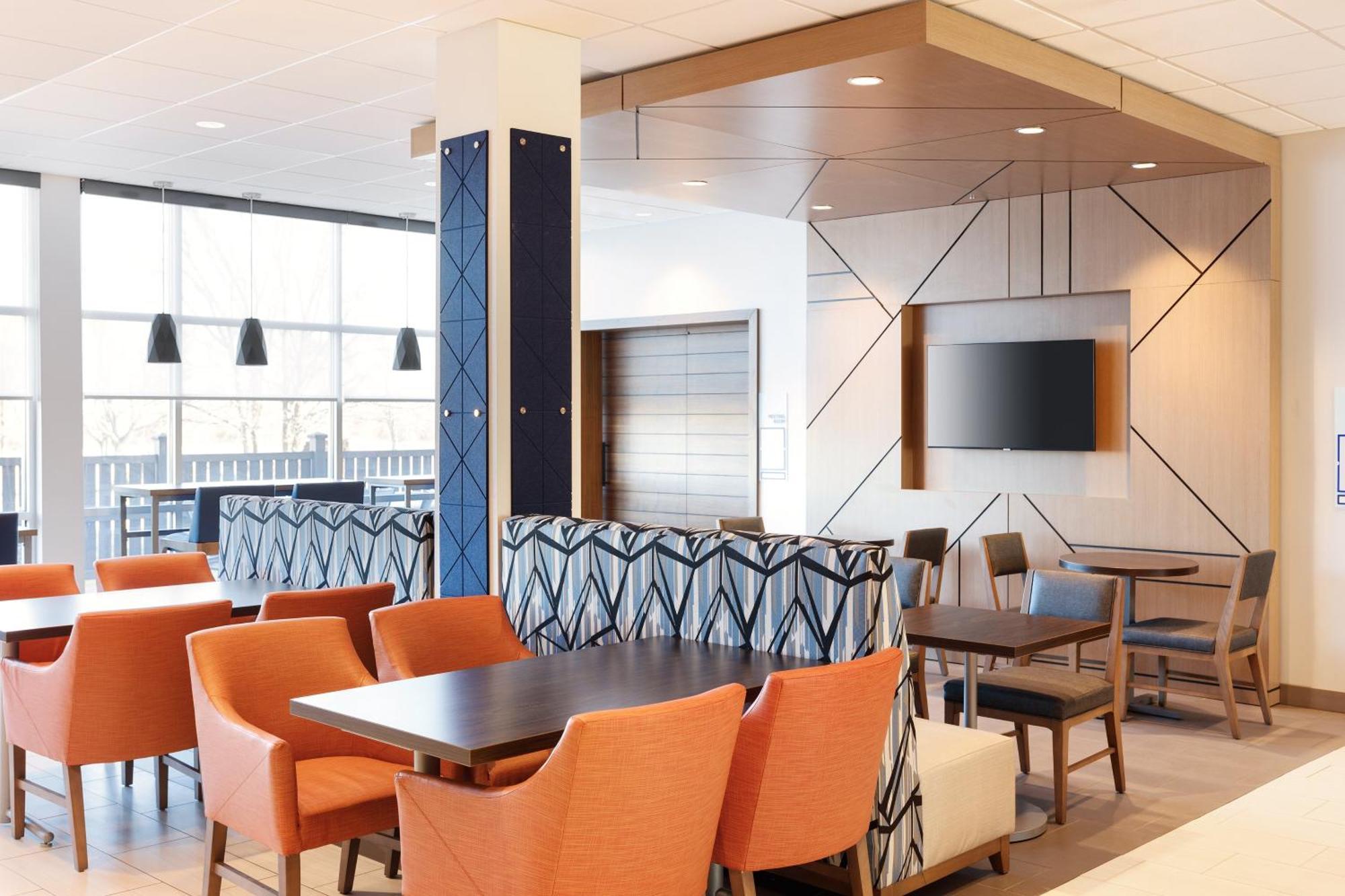 Holiday Inn Express Dallas Market Center By Ihg Eksteriør bilde