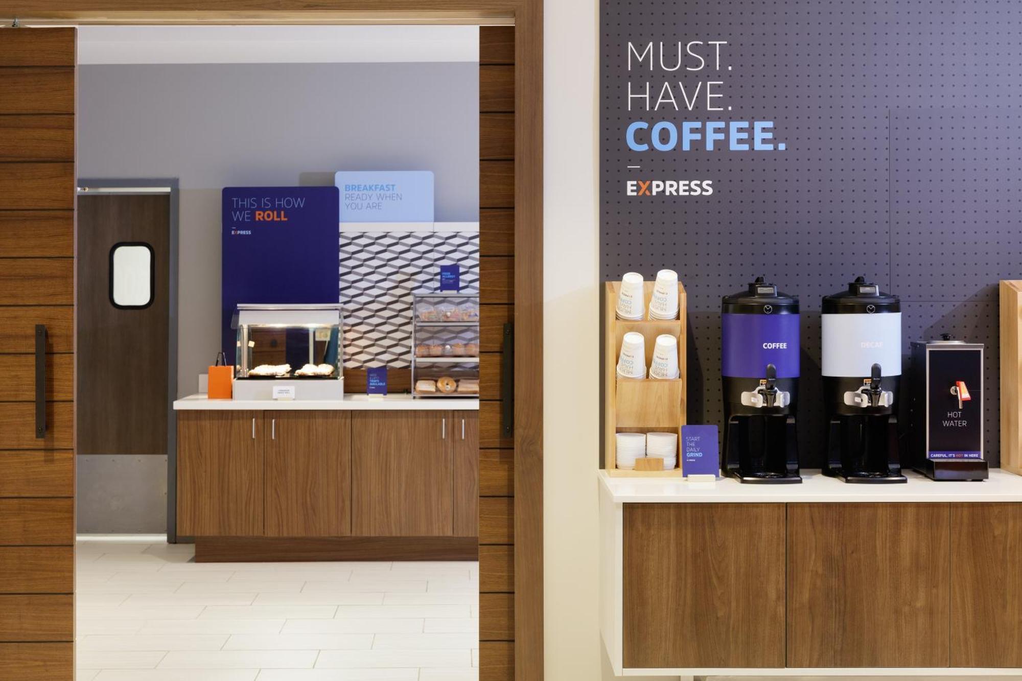 Holiday Inn Express Dallas Market Center By Ihg Eksteriør bilde