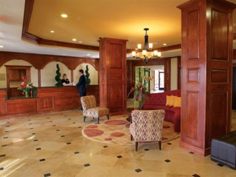 Holiday Inn Express Dallas Market Center By Ihg Eksteriør bilde
