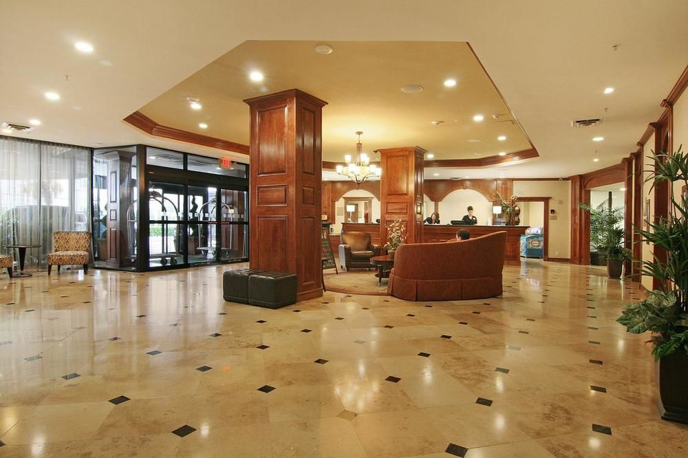 Holiday Inn Express Dallas Market Center By Ihg Eksteriør bilde